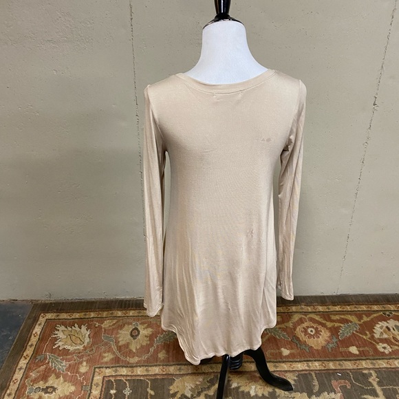 Coco & Main Tunic. Great for Spring! - Picture 2 of 3